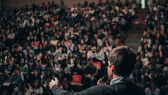 蘭州立正企業(yè)管理咨詢有限公司創(chuàng)辦于2007年，定位于提供各類企業(yè)所需的咨詢和培訓(xùn)服務(wù)。

給予客戶高質(zhì)量的服務(wù)于高價(jià)值的回報(bào)，將自身打造成為“鷹的個(gè)人，雁的團(tuán)隊(duì)”的專業(yè)培訓(xùn)機(jī)構(gòu)。

公司基于對(duì)本土企業(yè)的深刻理解，以服務(wù)企業(yè)為宗旨，以專注、專業(yè)為向?qū)В蚱髽I(yè)提供具有針對(duì)性的培訓(xùn)。