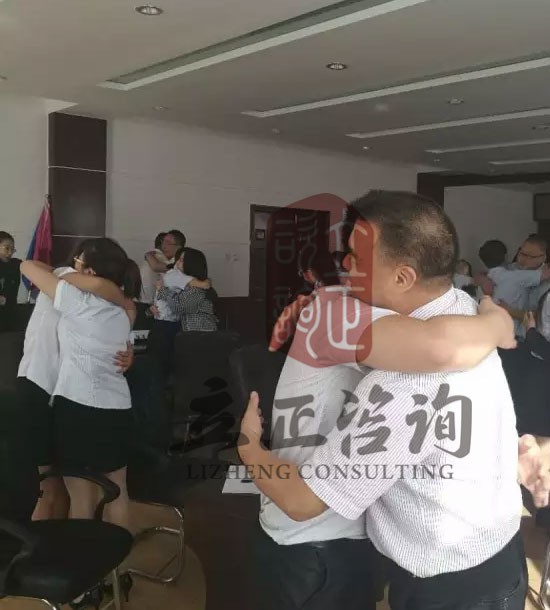 培訓單位：某保險股份有限公司白銀分公司培訓時間：11月20日培訓課程：拓展訓練培訓人數：61人