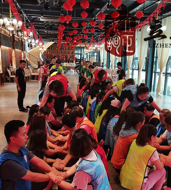 培訓快訊培訓時間：8月6日培訓地點:城建培訓中心培訓單位:某保險公司培訓課程:拓展